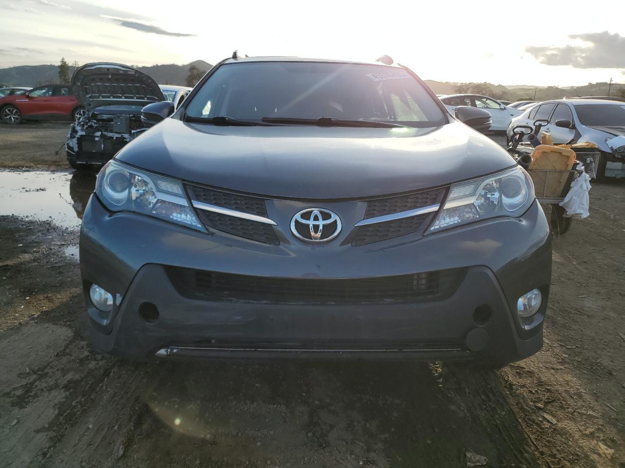 2015 TOYOTA RAV4 XLE - Image 5