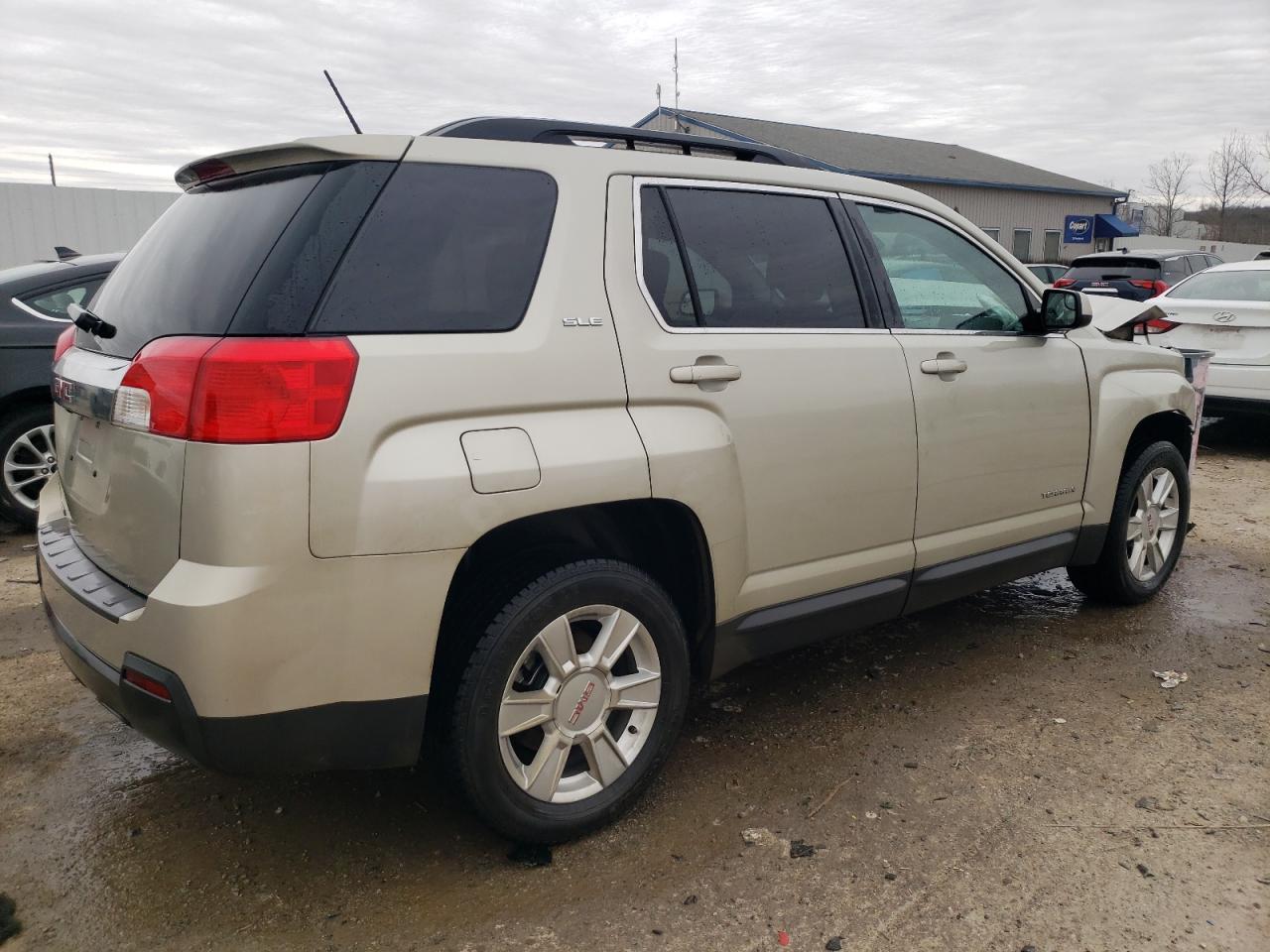 2013 GMC TERRAIN SL - Image 3