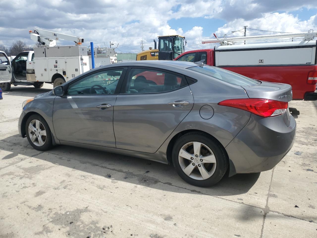 2013 HYUNDAI ELANTRA GL - Image 2