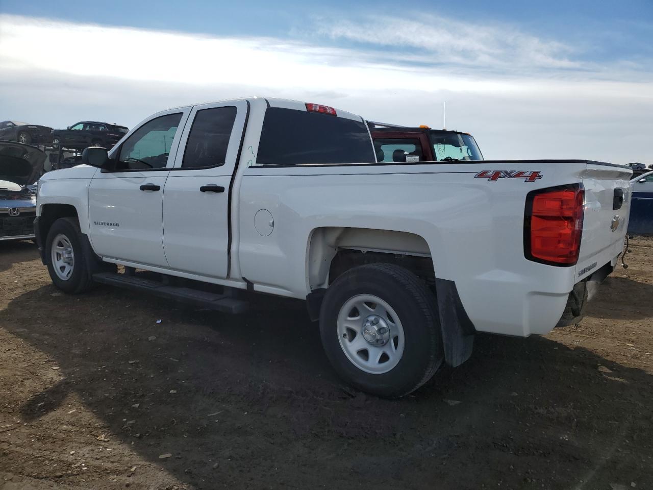 2017 CHEVROLET SILVERADO - Фото 2