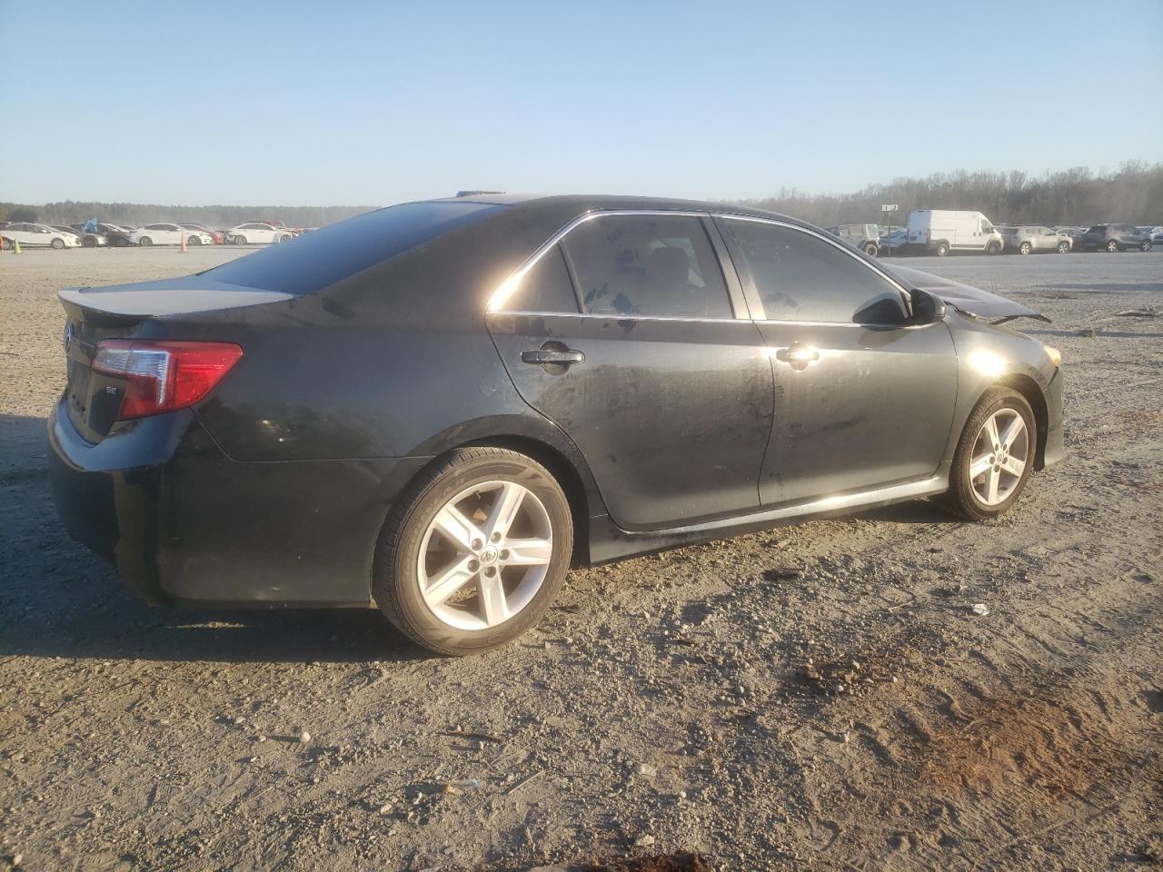 2014 TOYOTA CAMRY L - Image 3