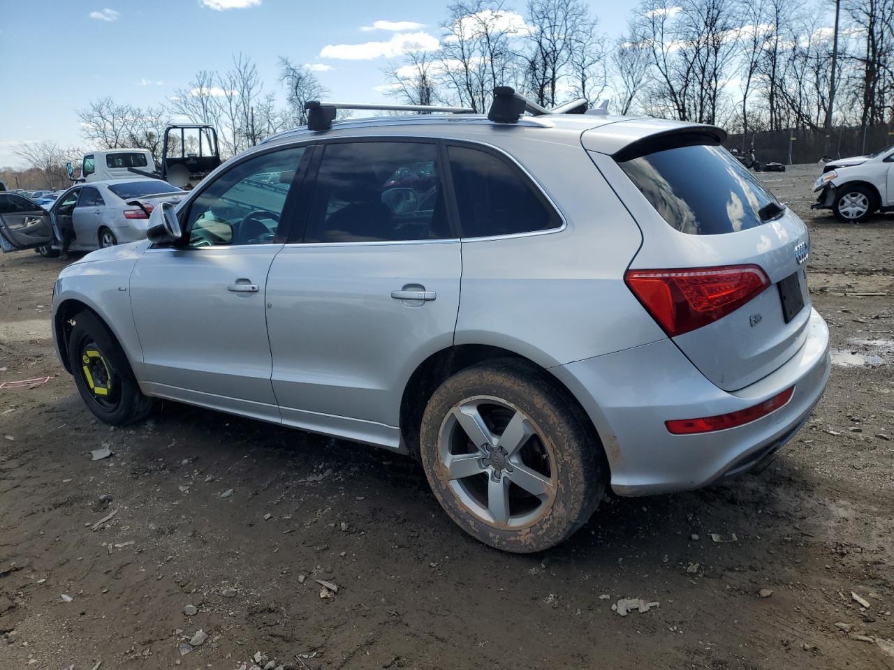 2011 AUDI Q5 PREMIUM - Image 2