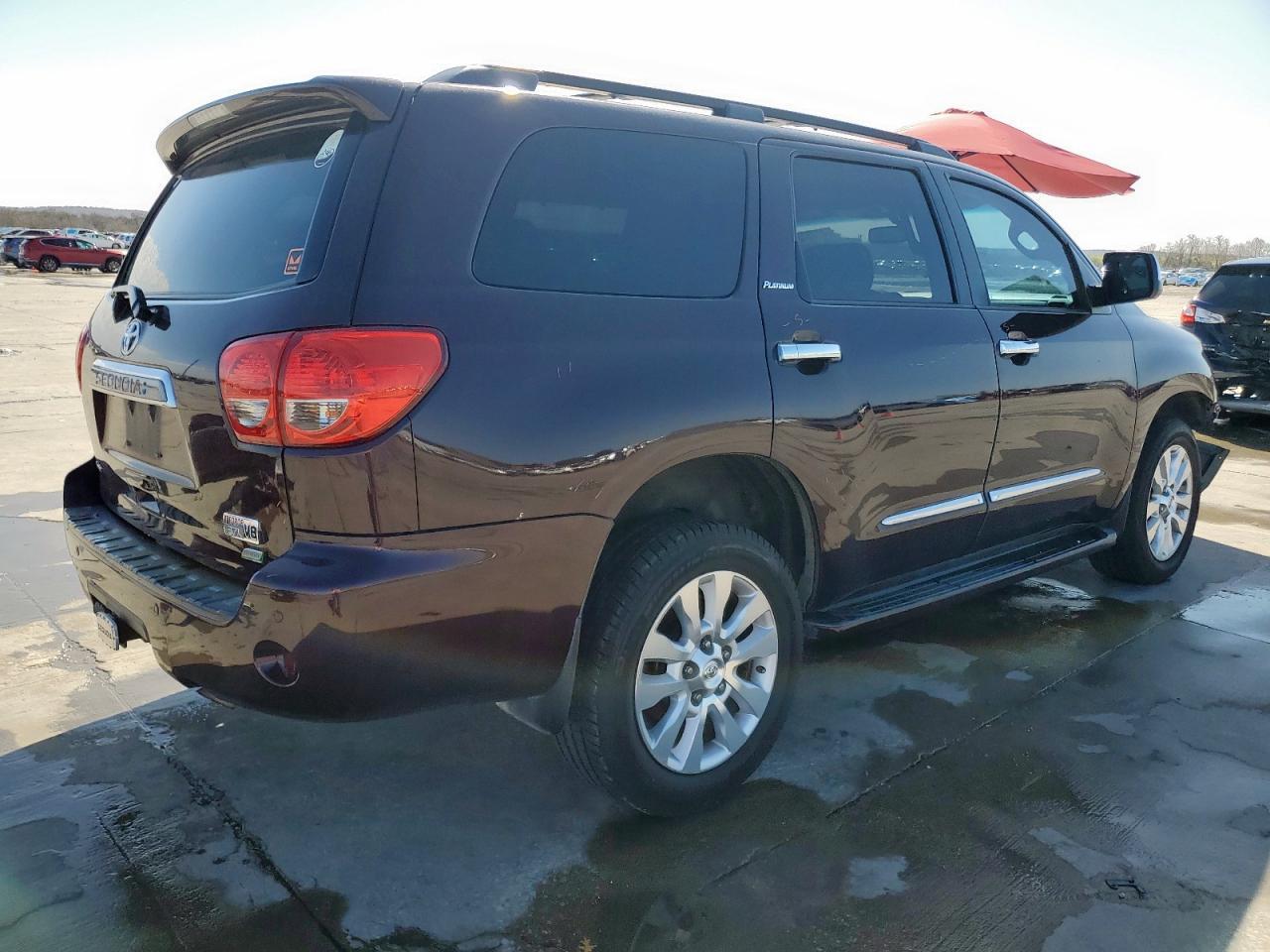 2013 TOYOTA SEQUOIA PL - Image 3