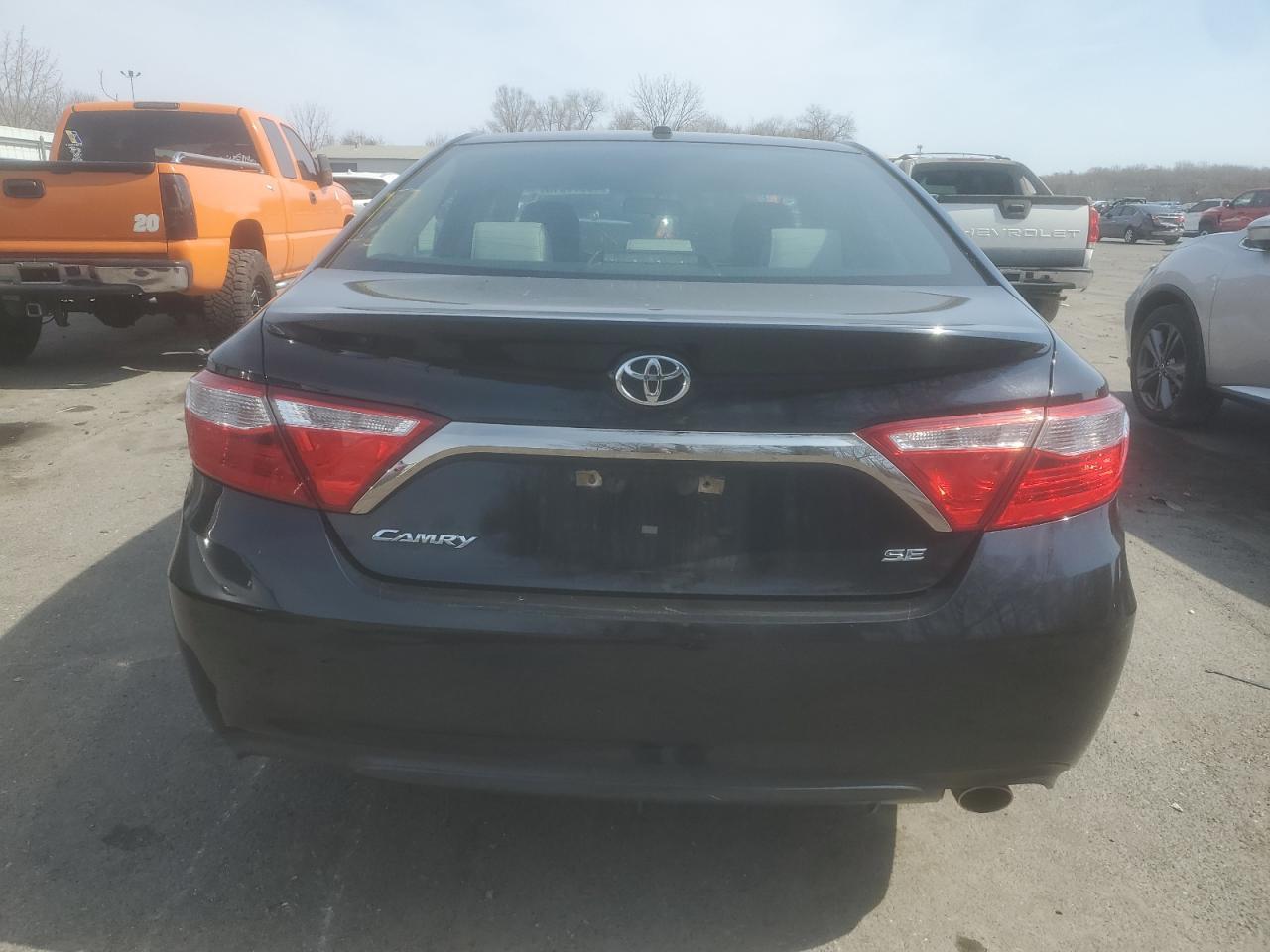 2017 TOYOTA CAMRY LE - Фото 6