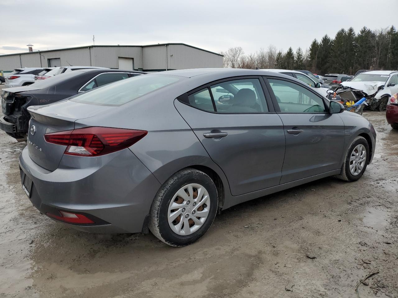 2019 HYUNDAI ELANTRA SE - Фото 3