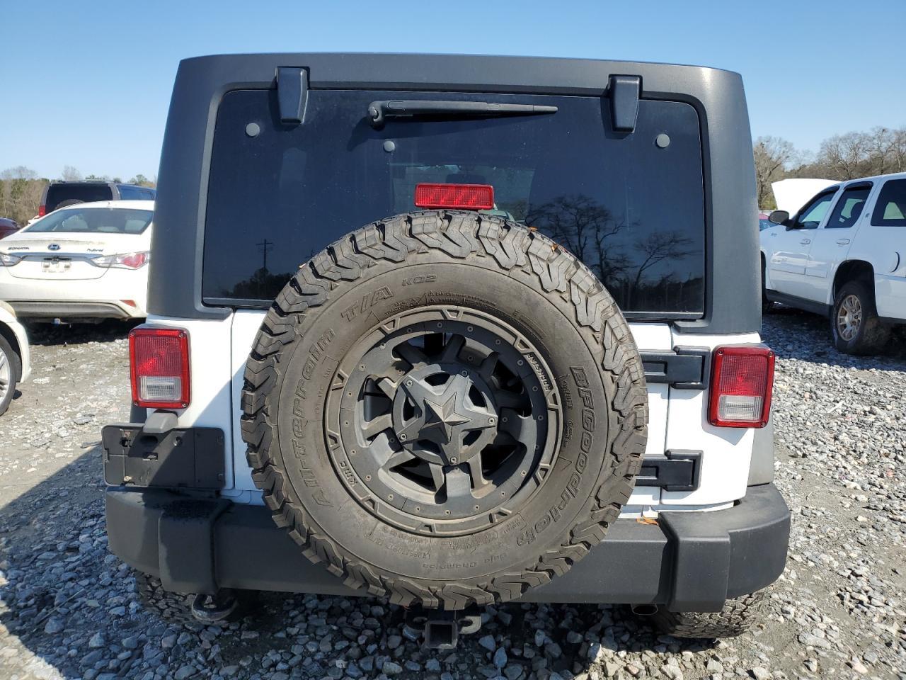 2017 JEEP WRANGLER U - Image 6