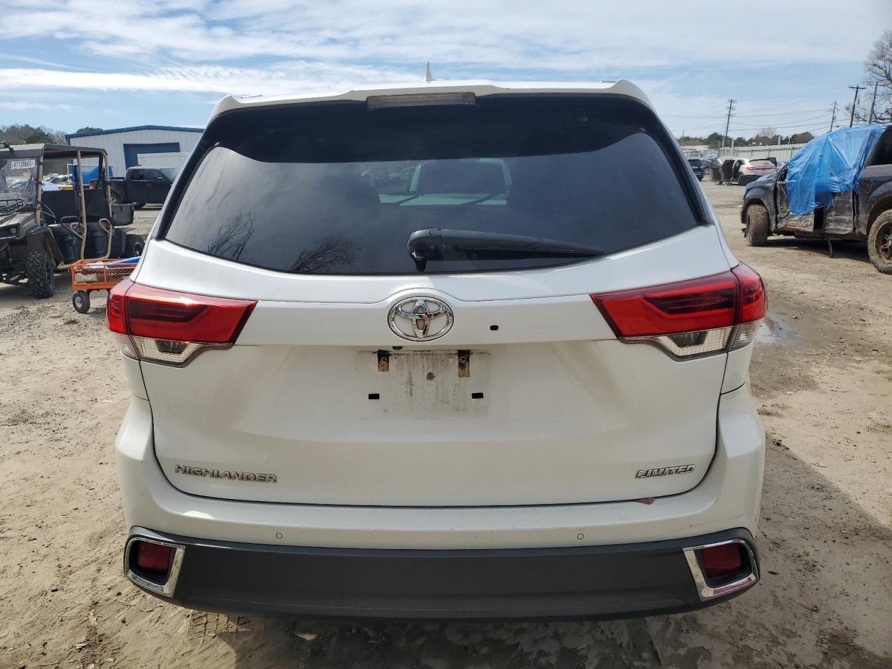 2018 TOYOTA HIGHLANDER - Image 6