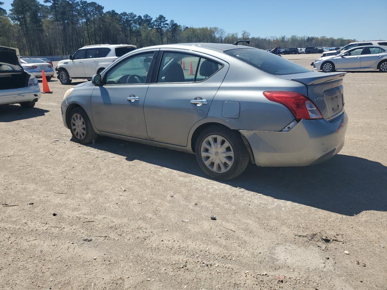 2014 NISSAN VERSA S - Фото 2