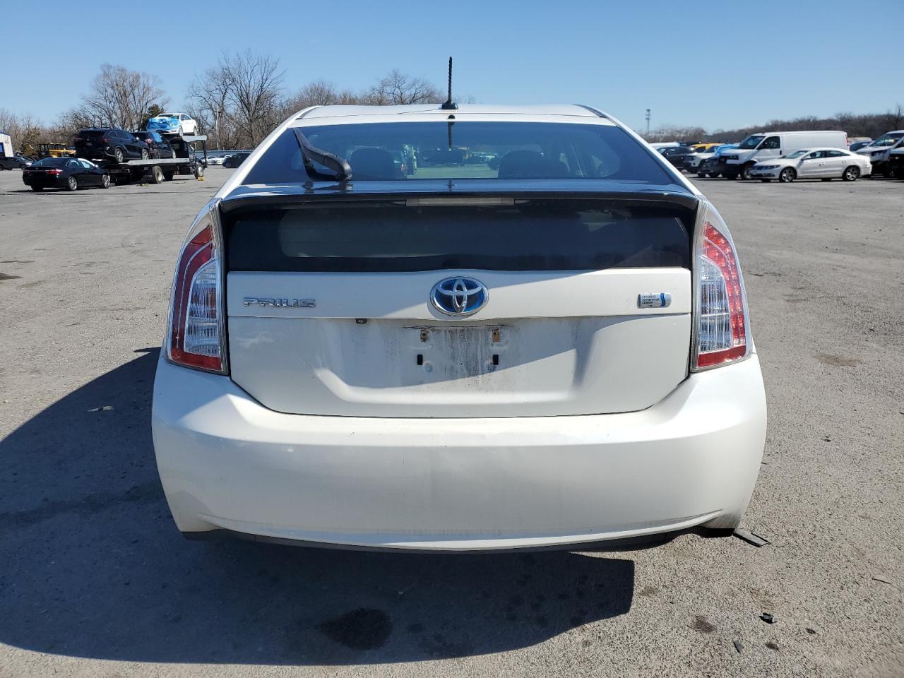 2015 TOYOTA PRIUS - Image 6