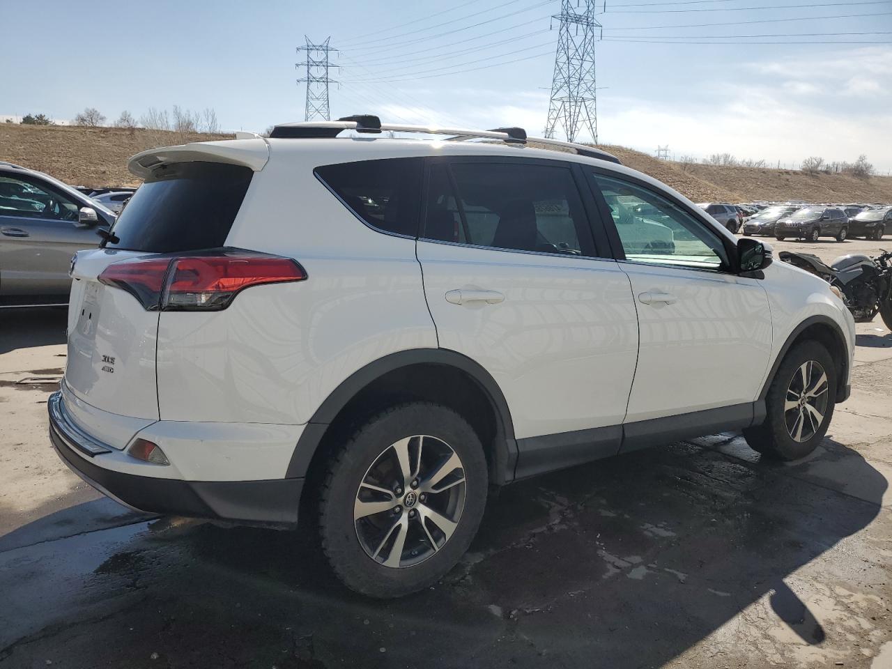 2017 TOYOTA RAV4 XLE - Image 3