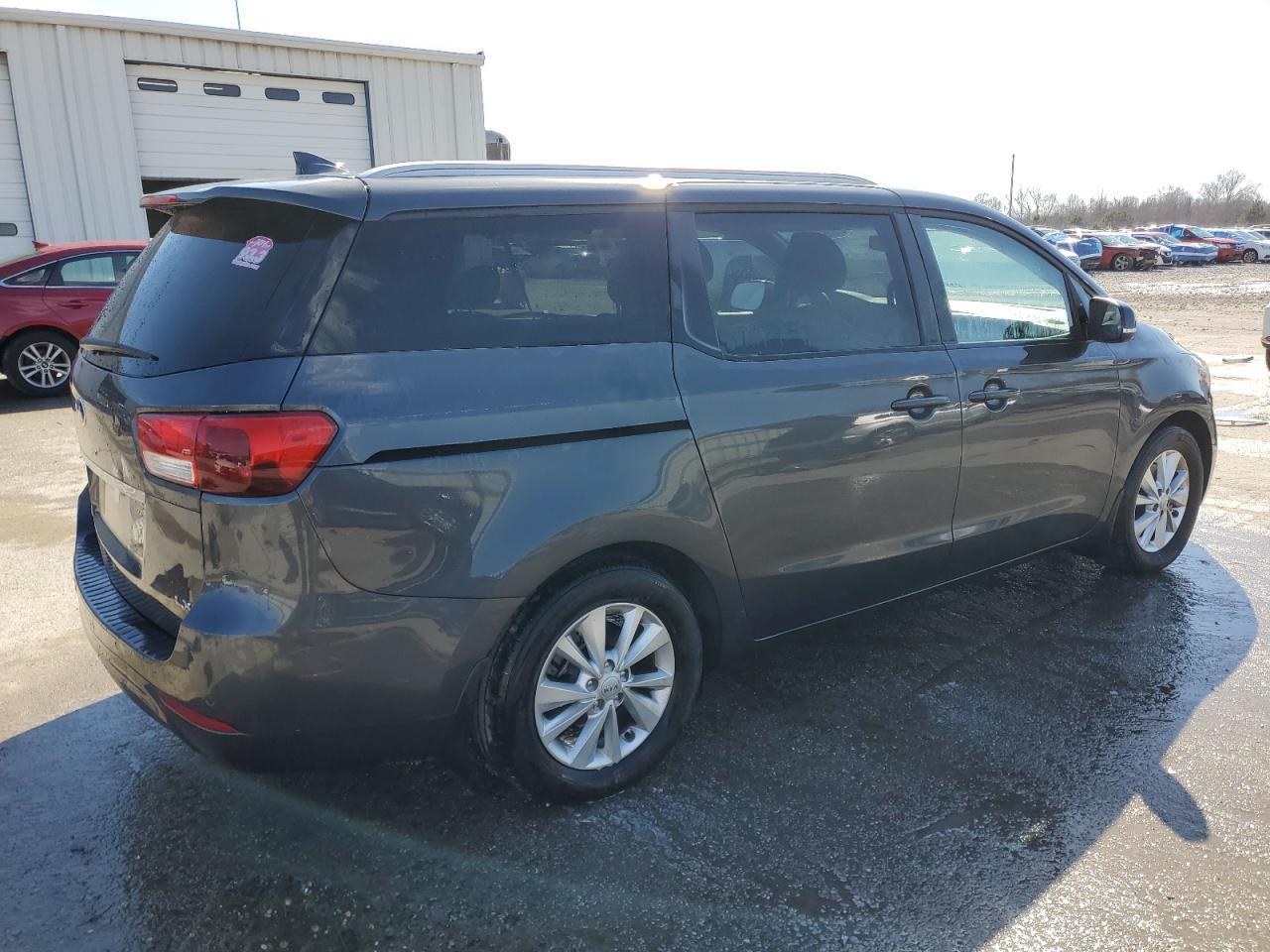 2016 KIA SEDONA LX - Image 3
