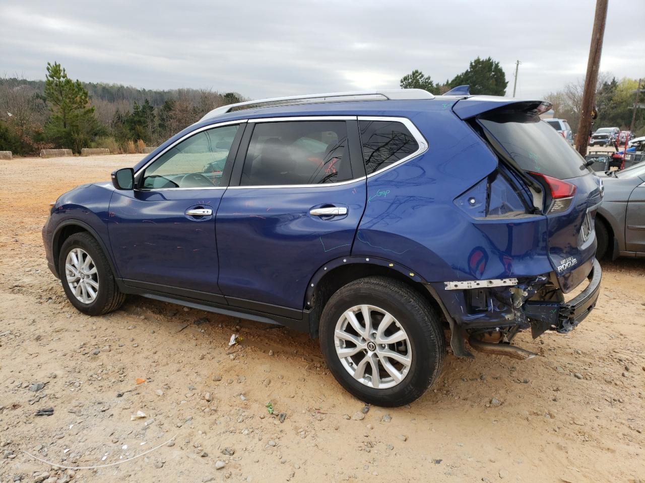 2017 NISSAN ROGUE SV - Image 2