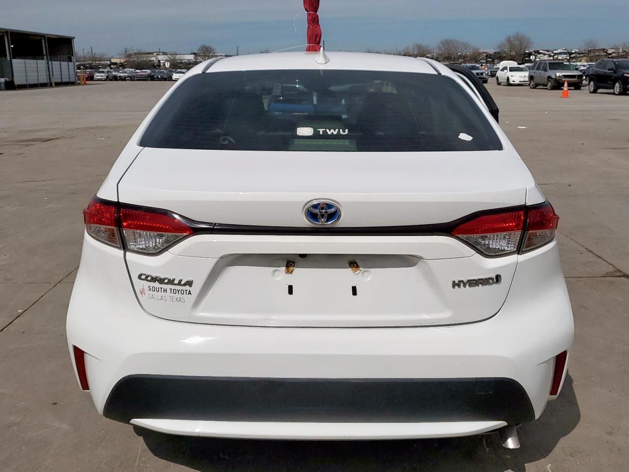 2022 TOYOTA COROLLA LE - Фото 6