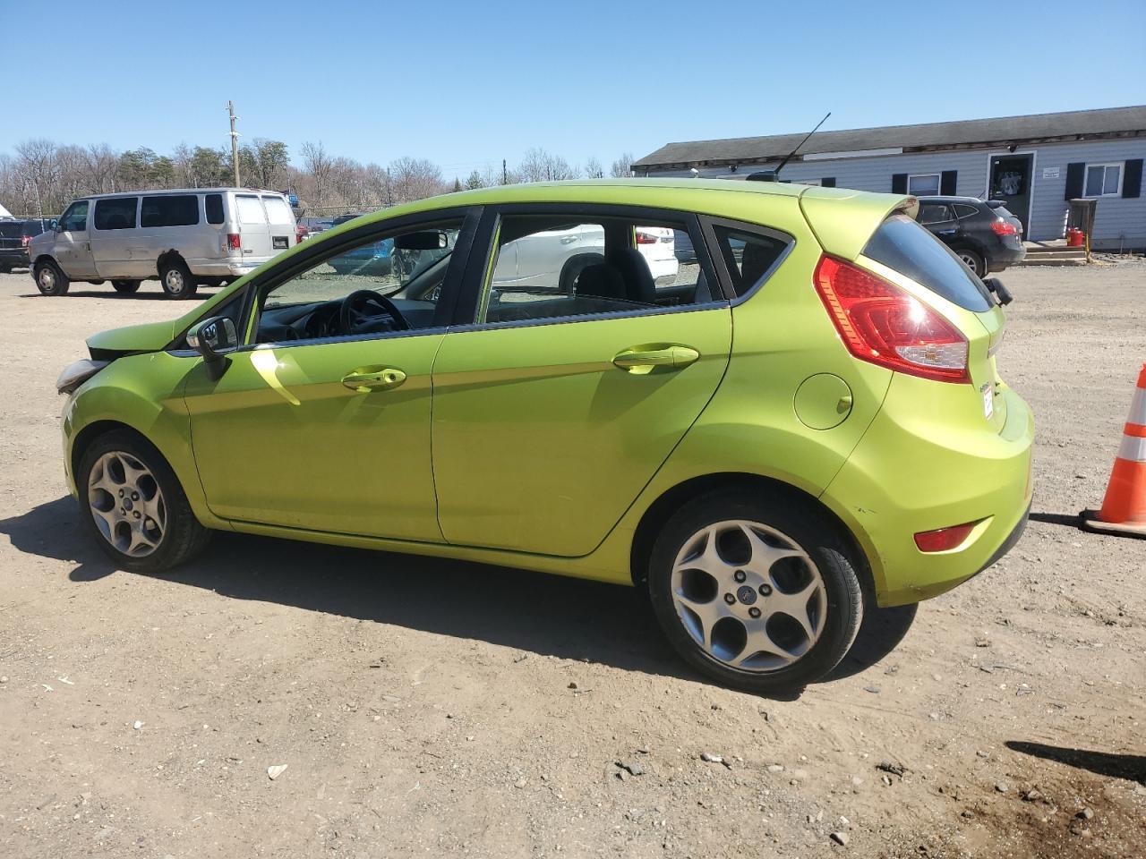 2012 FORD FIESTA SES - Image 2