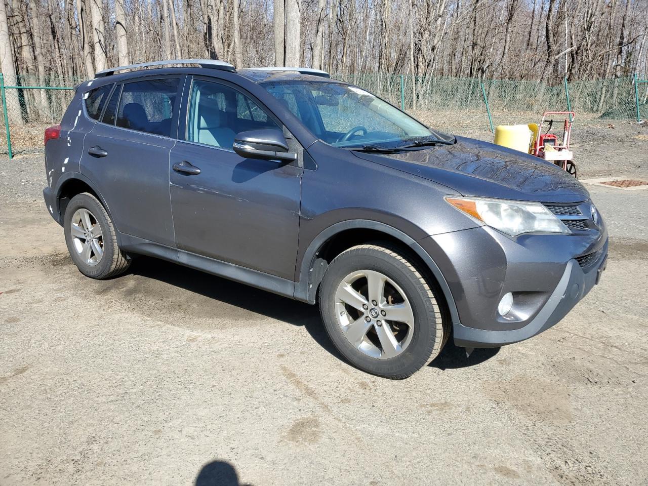 2015 TOYOTA RAV4 XLE - Image 4