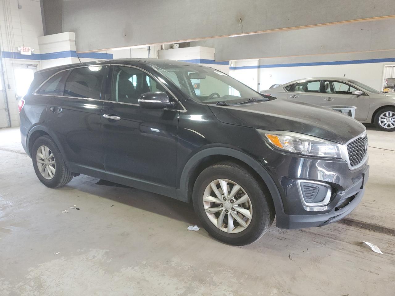 2017 KIA SORENTO LX - Фото 4