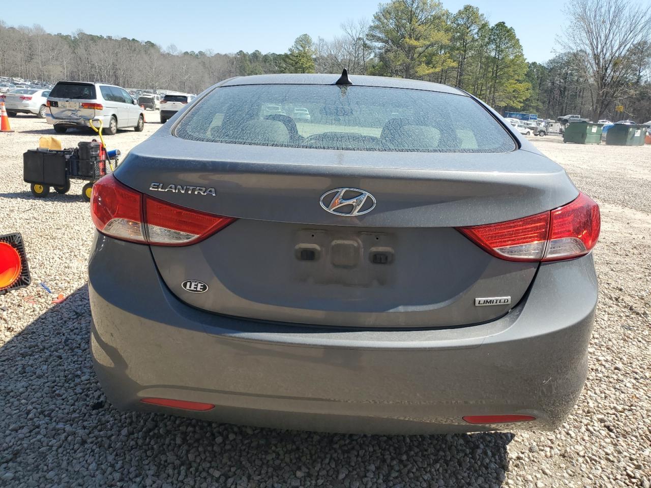 2013 HYUNDAI ELANTRA GL - Image 6