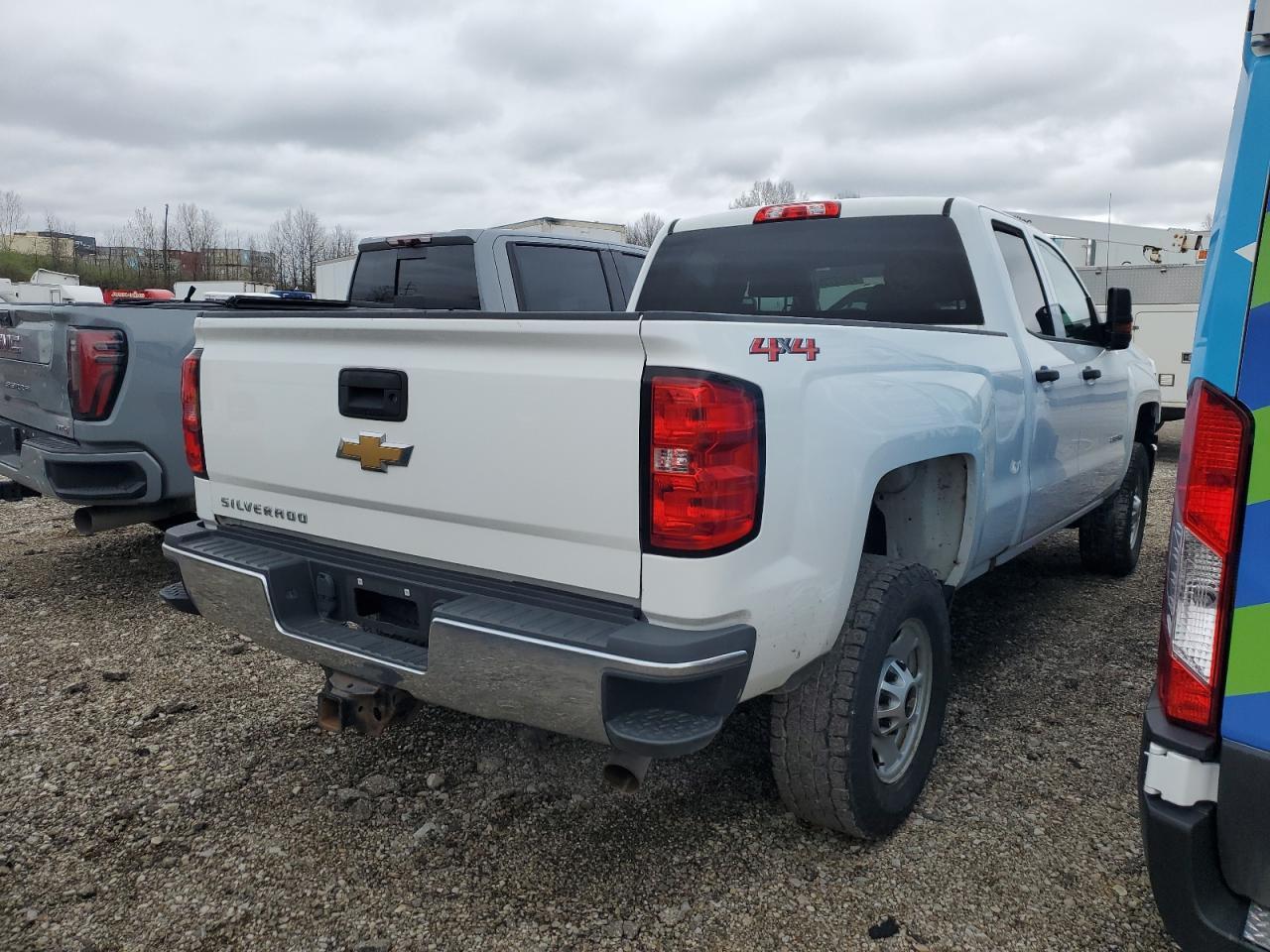 2018 CHEVROLET SILVERADO - Фото 3