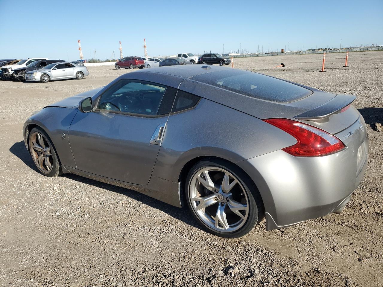 2010 NISSAN 370Z - Фото 2