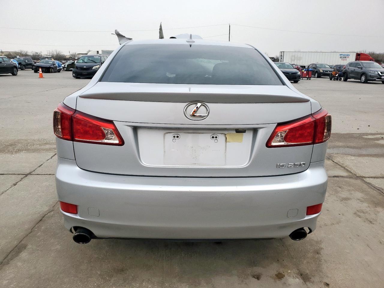 2011 LEXUS IS 250 - Image 6