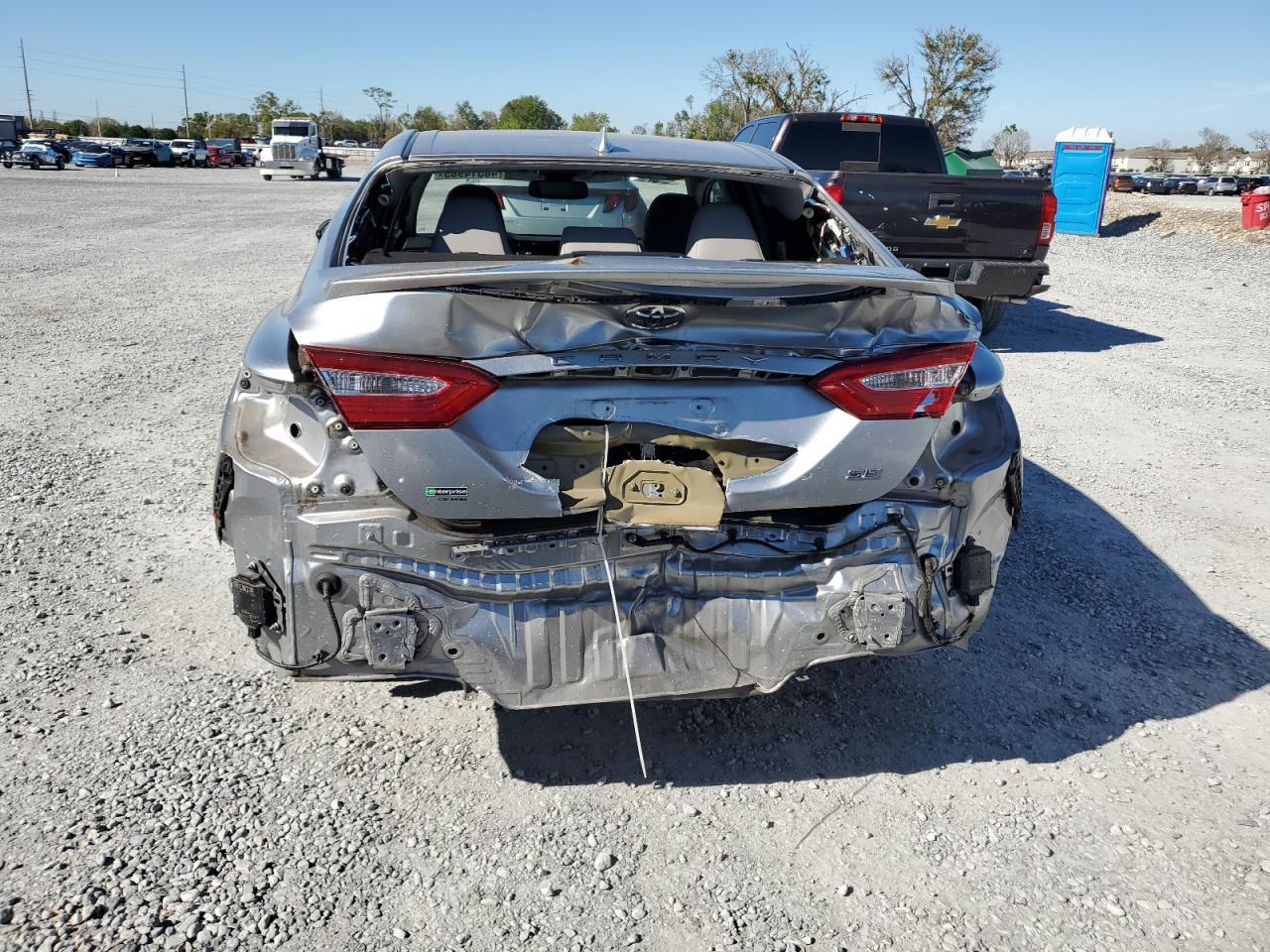 2020 TOYOTA CAMRY SE - Image 6