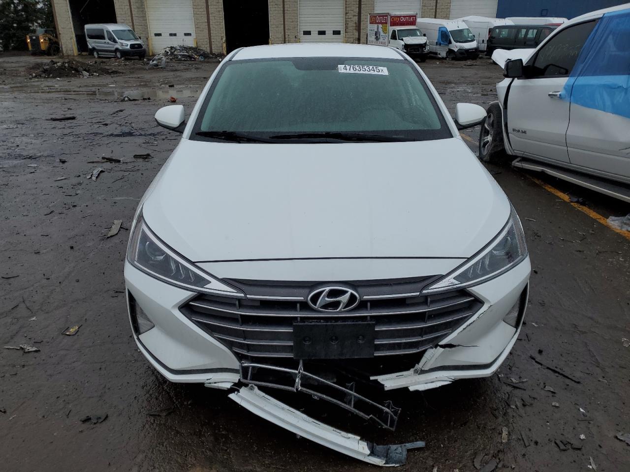 2019 HYUNDAI ELANTRA SE - Image 5