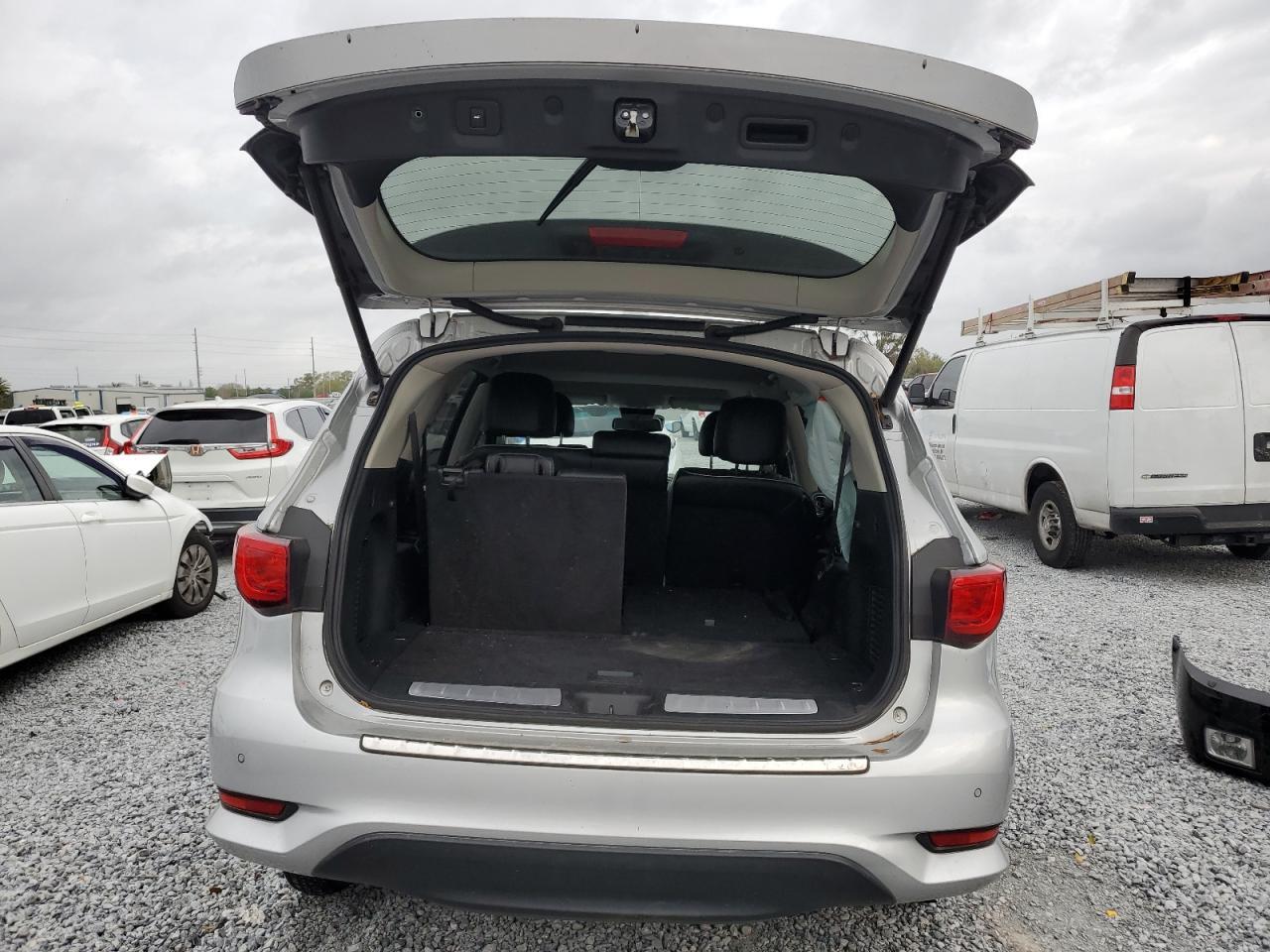 2019 INFINITI QX60 LUXE - Фото 6