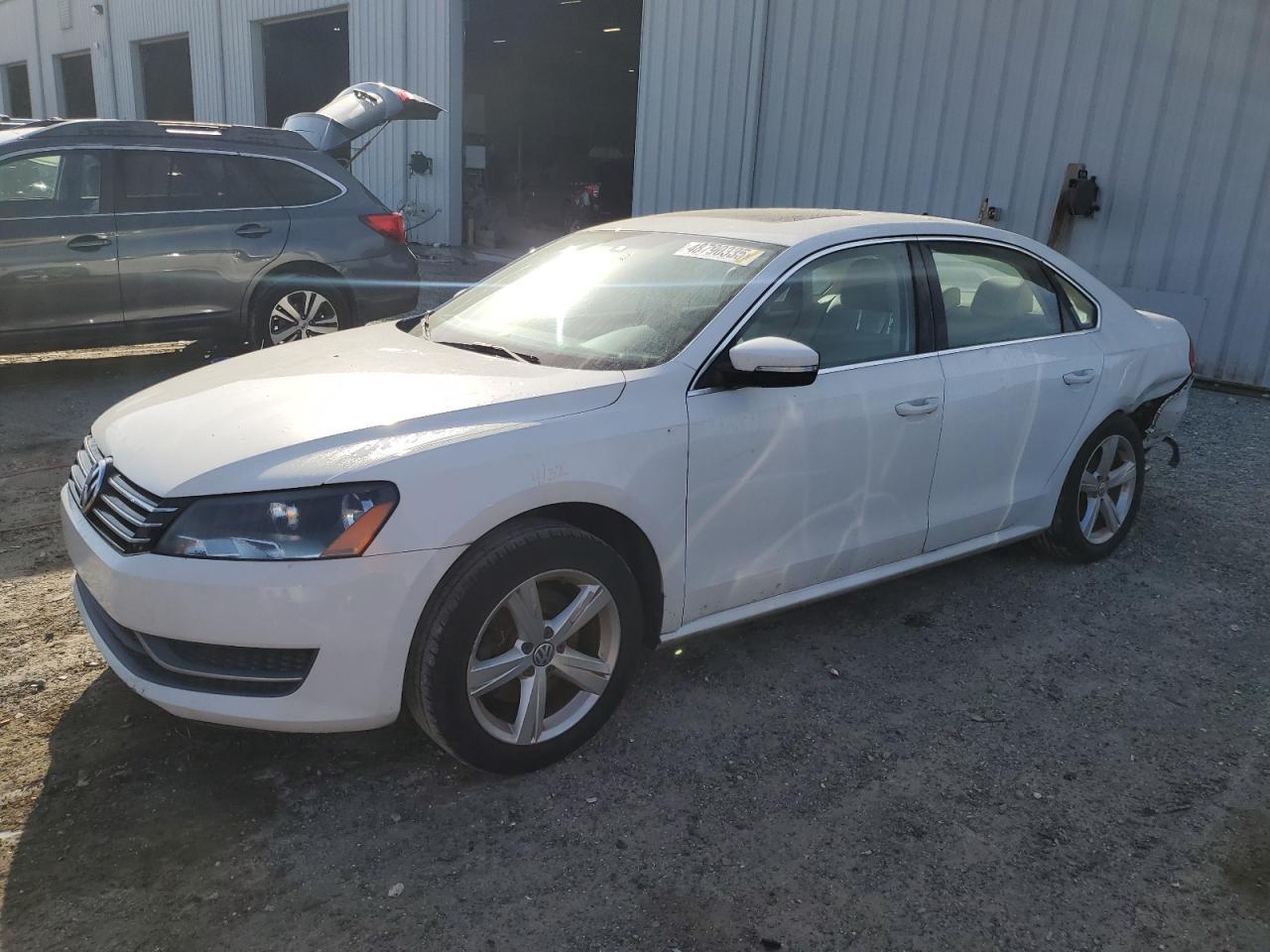 2013 VOLKSWAGEN PASSAT SE