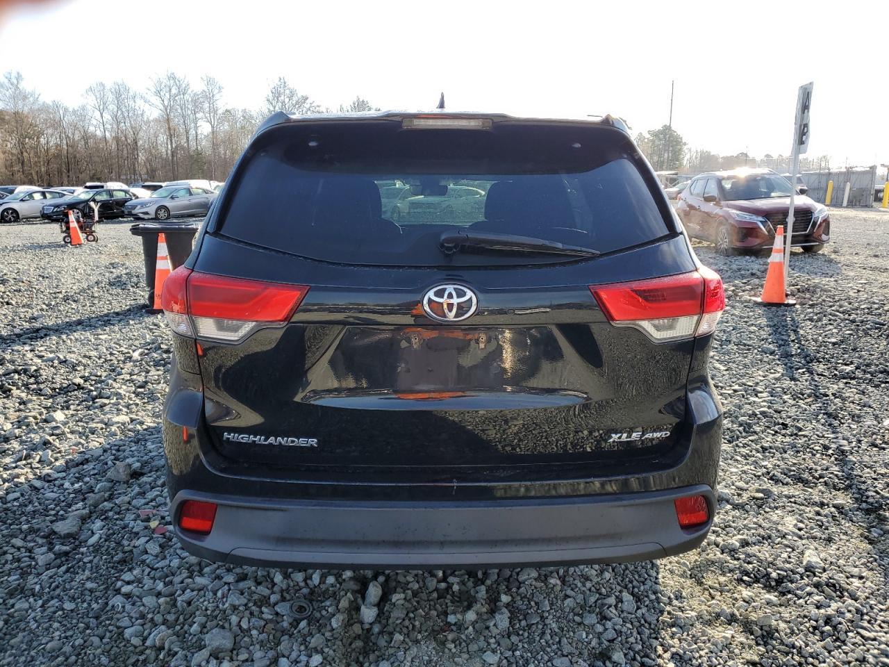 2018 TOYOTA HIGHLANDER - Image 6
