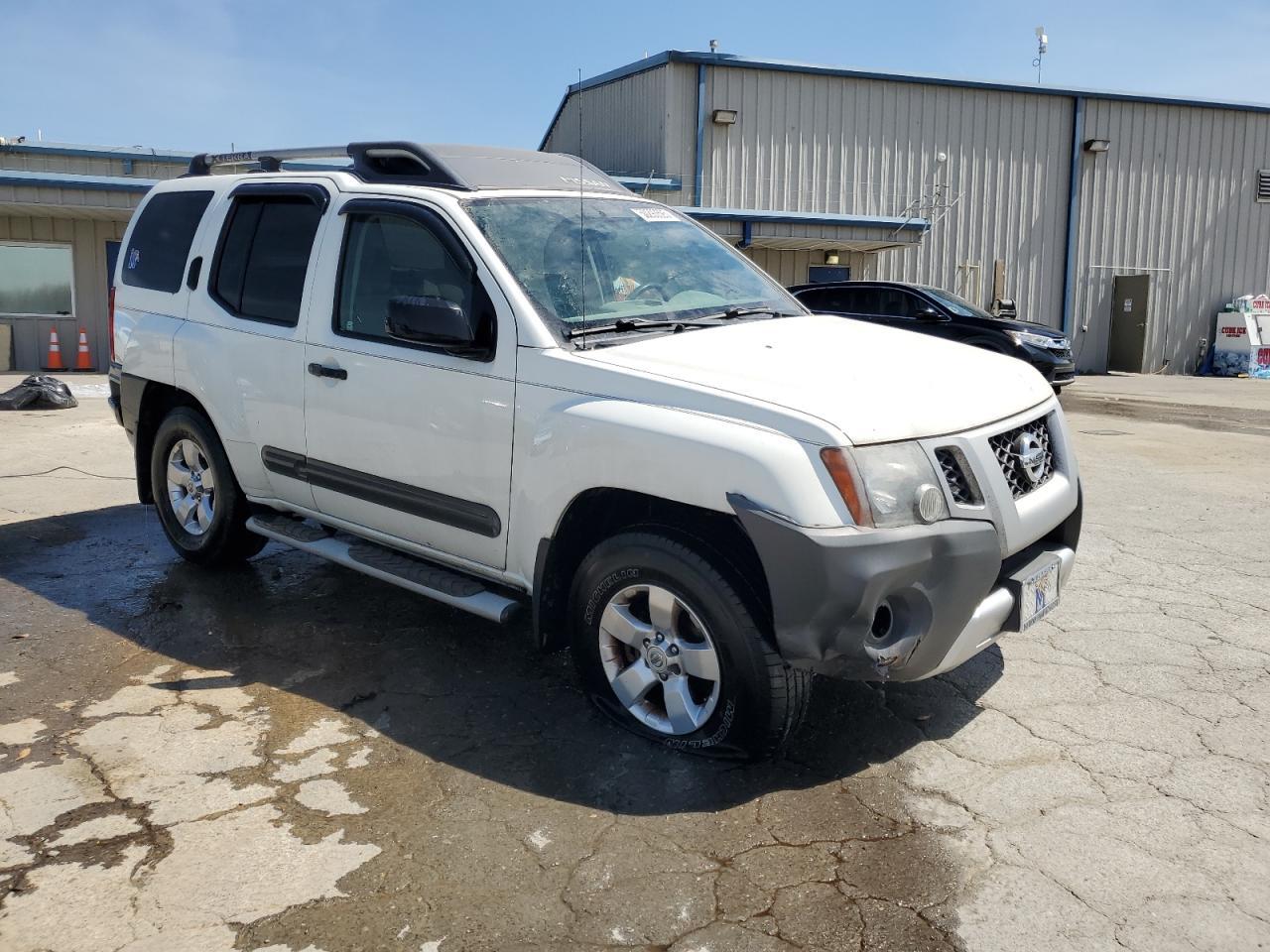 2013 NISSAN XTERRA X - Фото 4