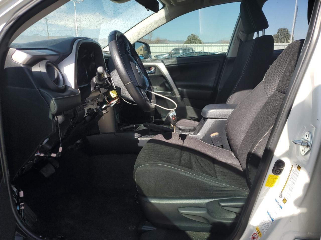 2017 TOYOTA RAV4 XLE - Image 7