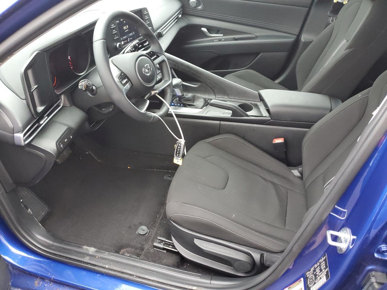 2023 HYUNDAI ELANTRA SE - Image 7