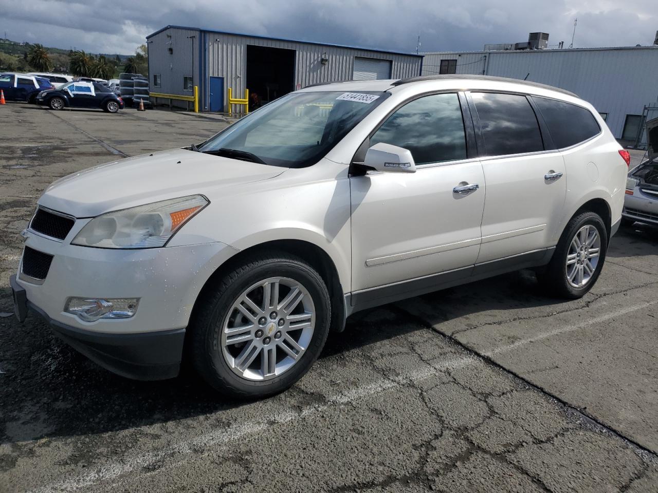2011 CHEVROLET TRAVERSE L