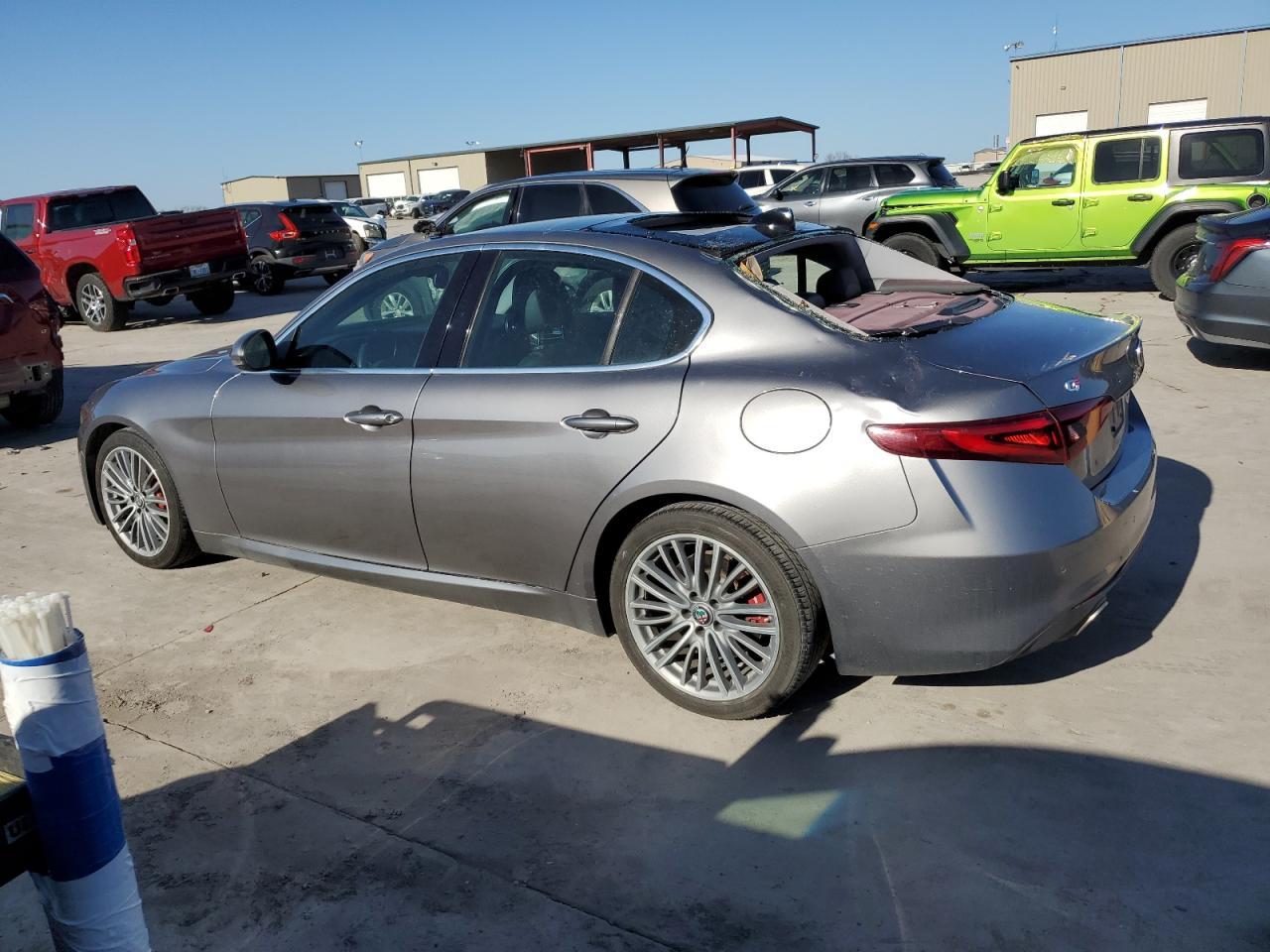 2017 ALFA ROMEO GIULIA TI - Фото 2