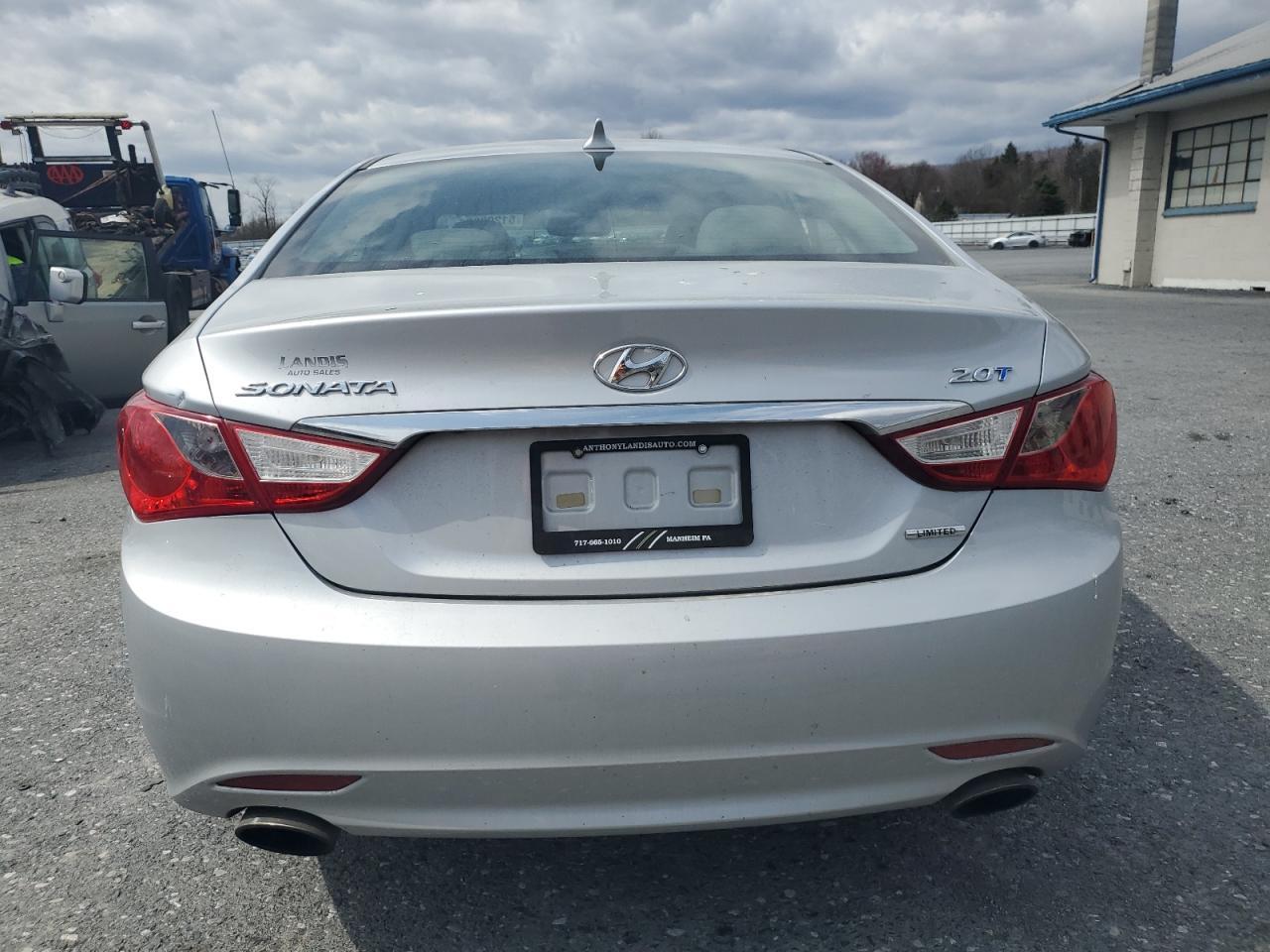 2011 HYUNDAI SONATA SE - Image 6