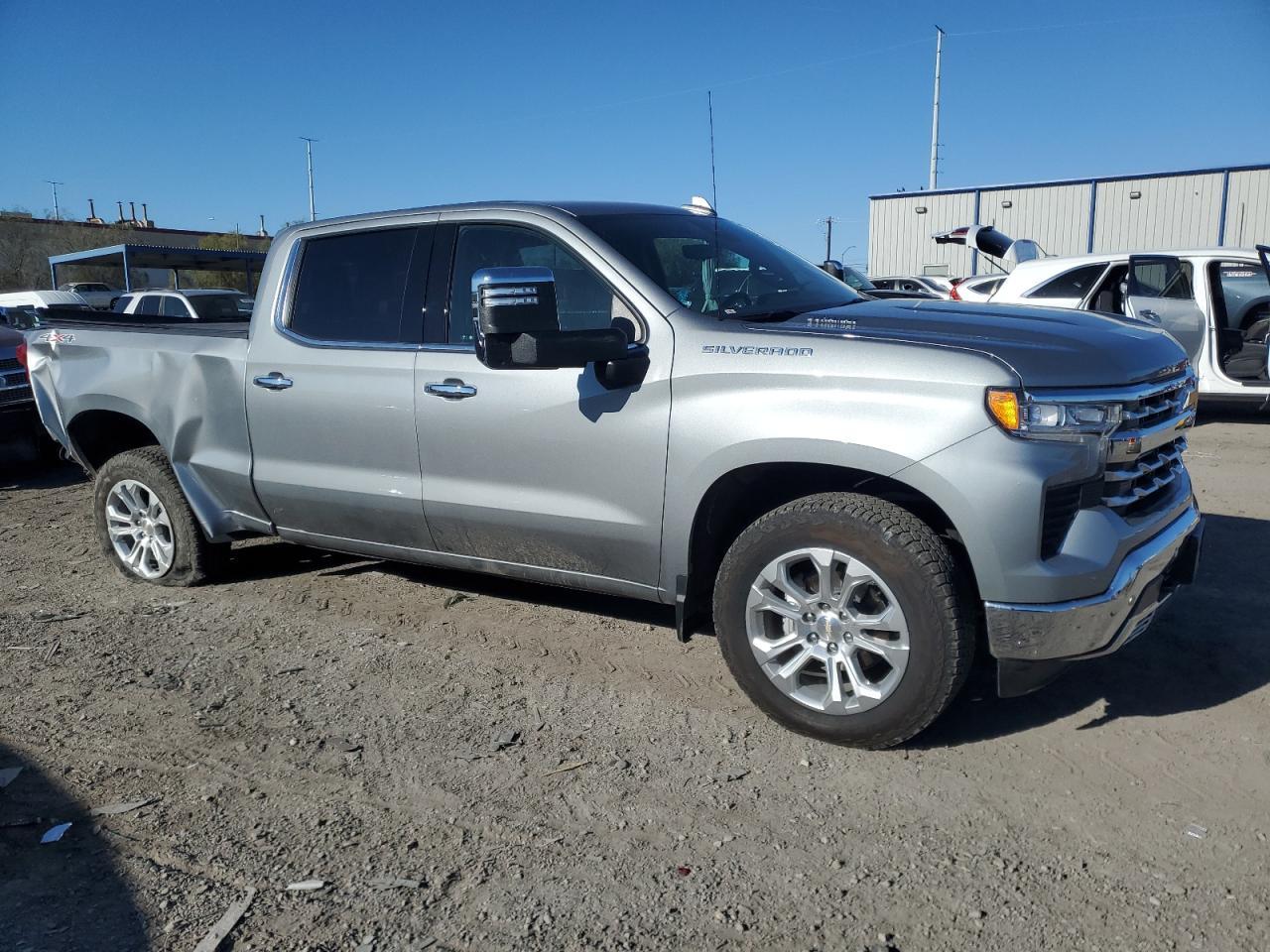 2024 CHEVROLET SILVERADO - Image 4