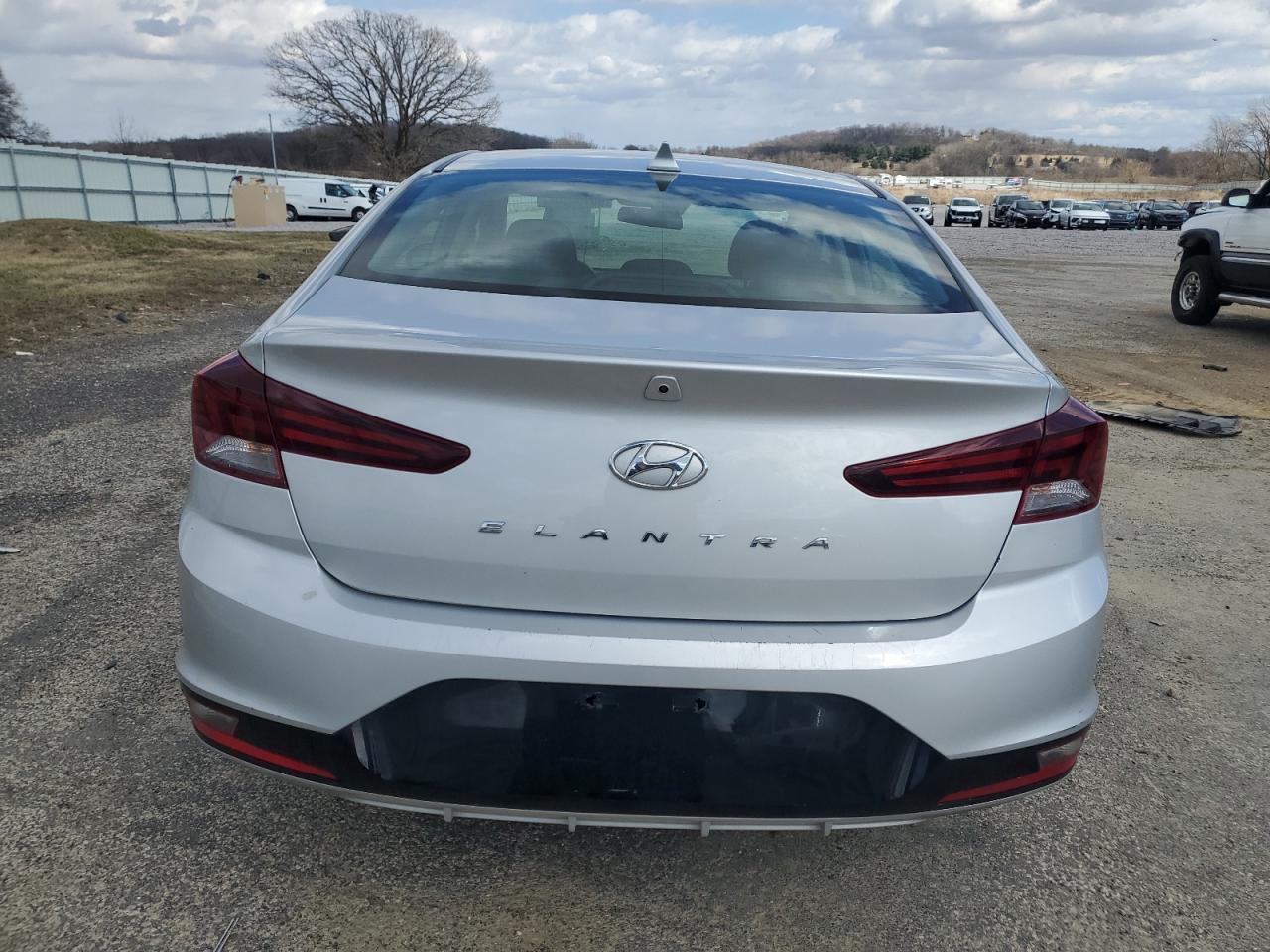 2019 HYUNDAI ELANTRA SE - Фото 6