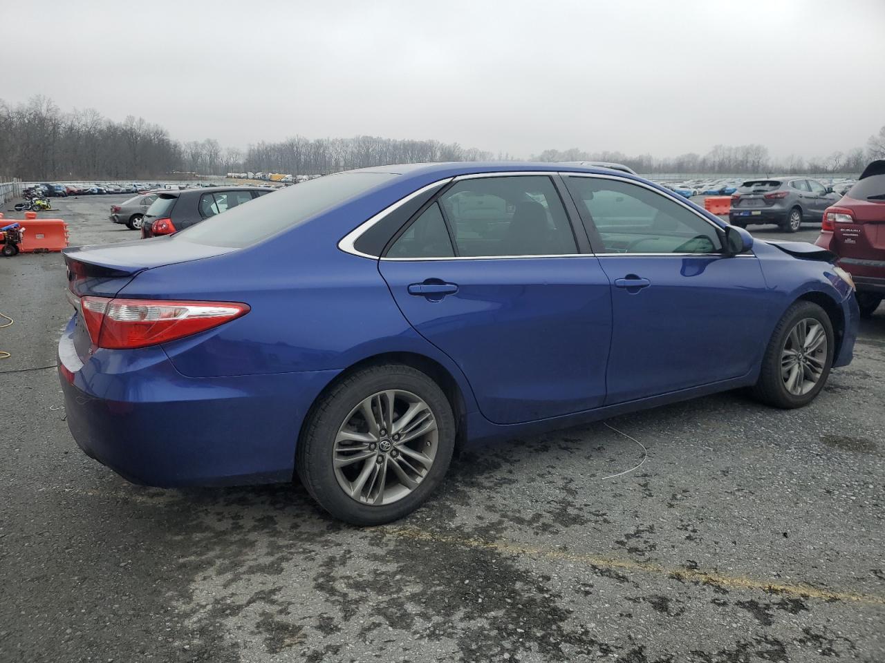 2016 TOYOTA CAMRY LE - Фото 3