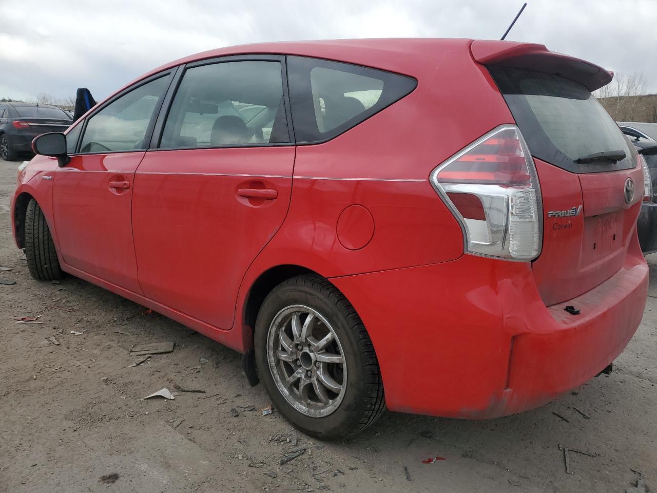 2015 TOYOTA PRIUS V - Фото 2