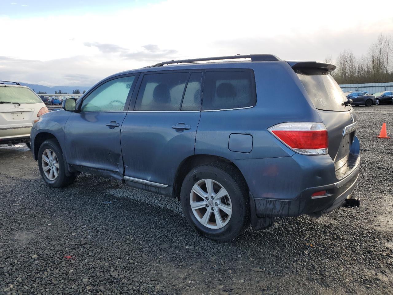 2012 TOYOTA HIGHLANDER - Image 2