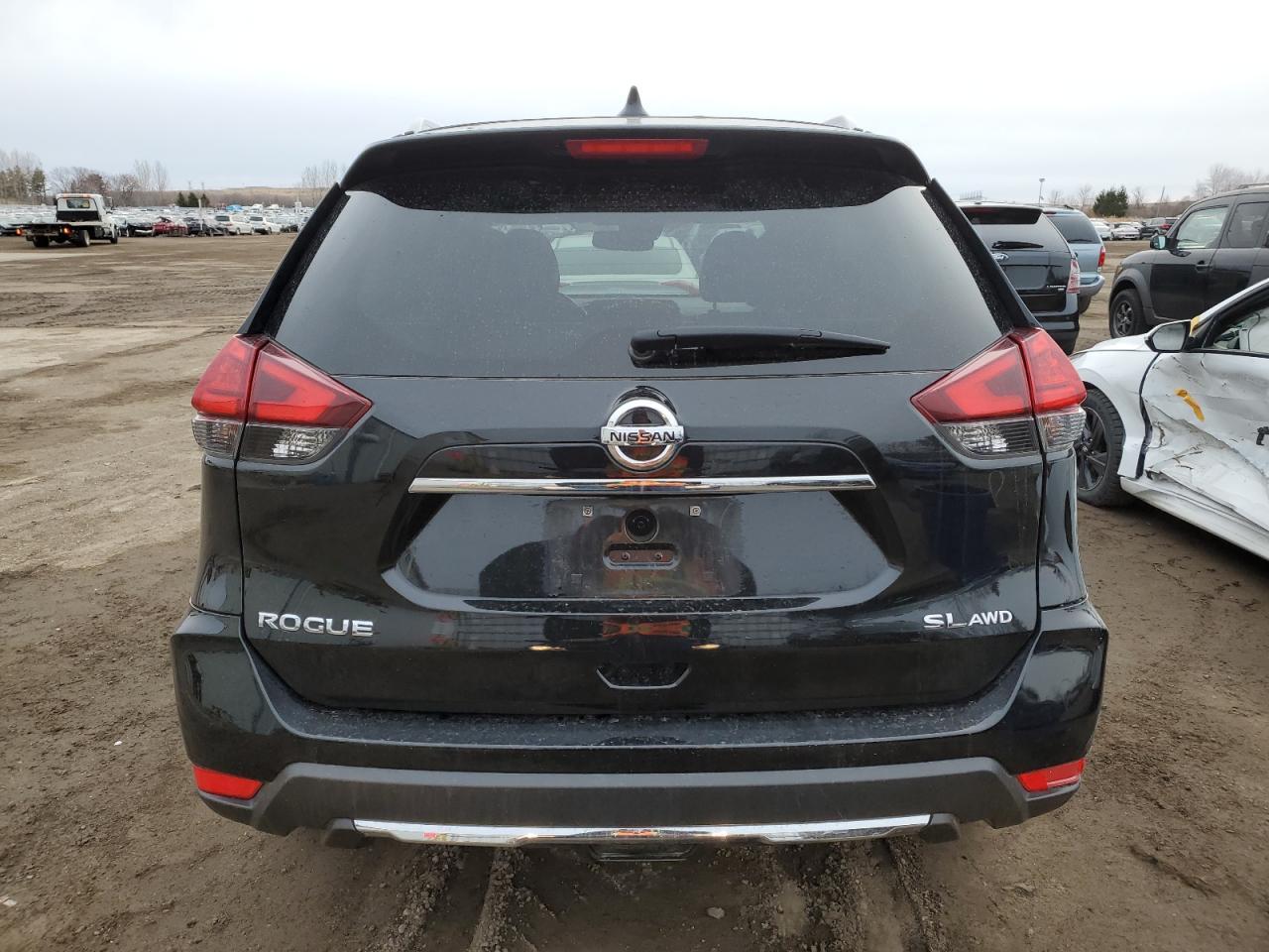 2017 NISSAN ROGUE SV - Image 6
