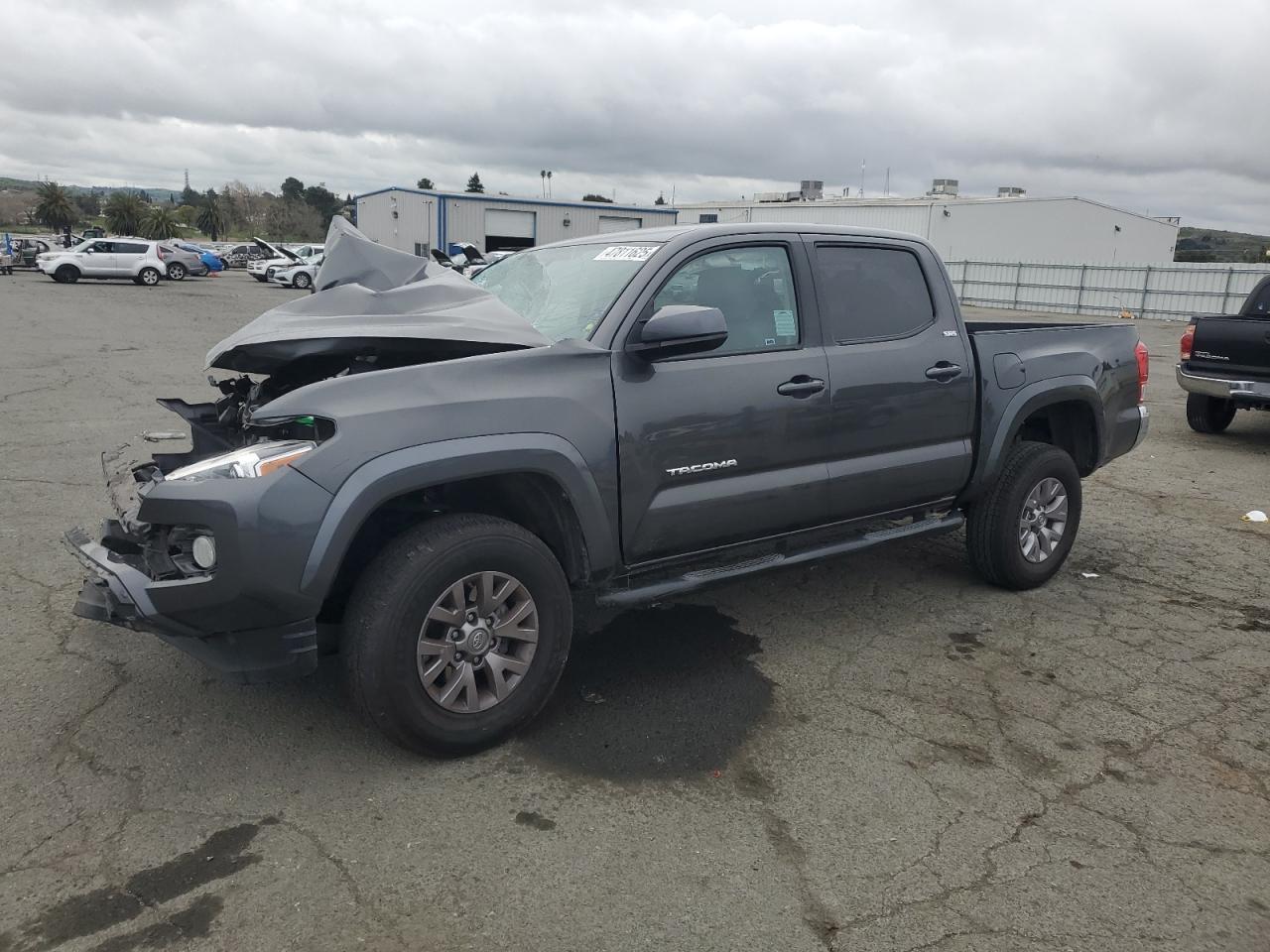 2017 TOYOTA TACOMA DOU