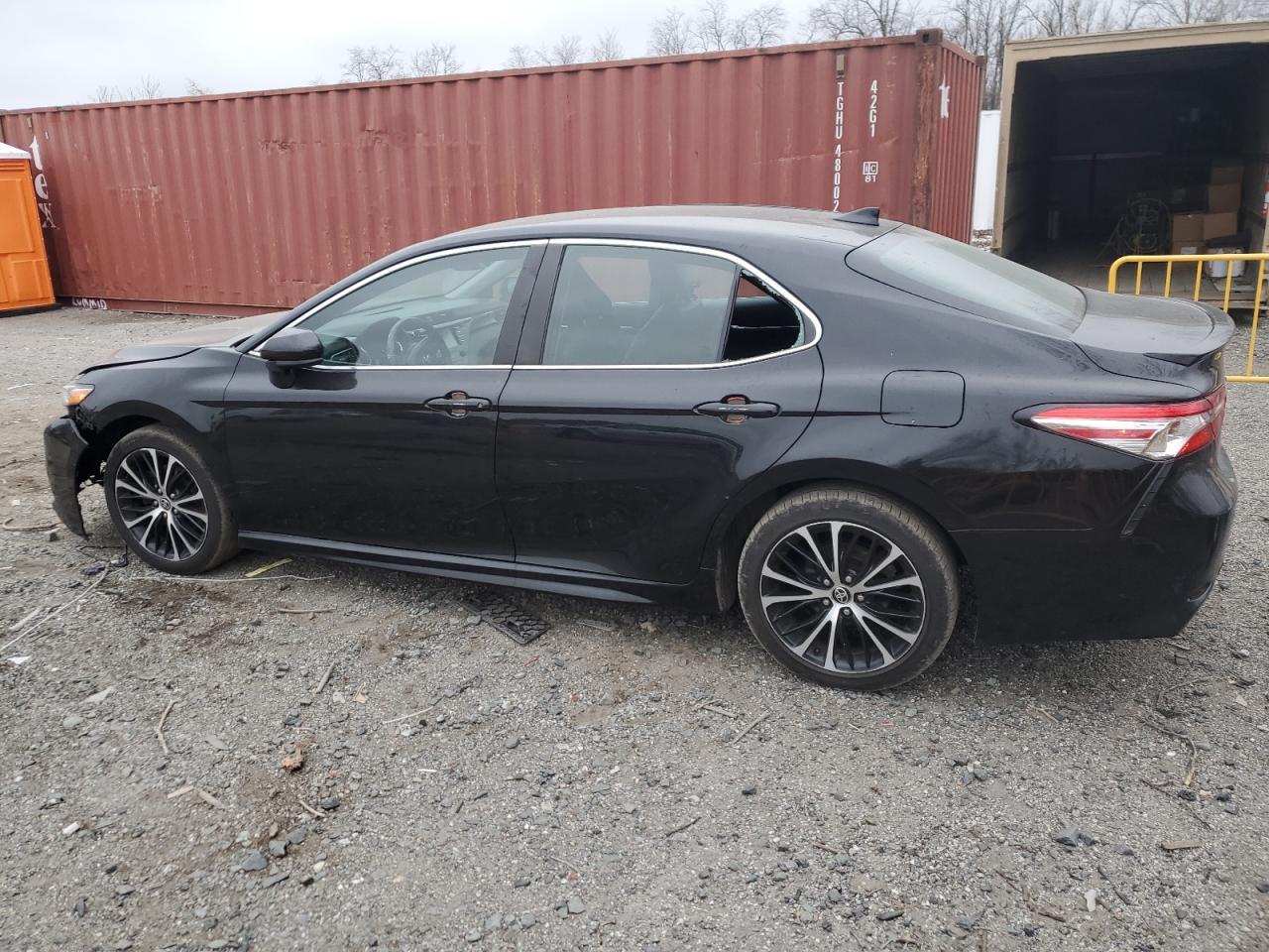2020 TOYOTA CAMRY SE - Image 2