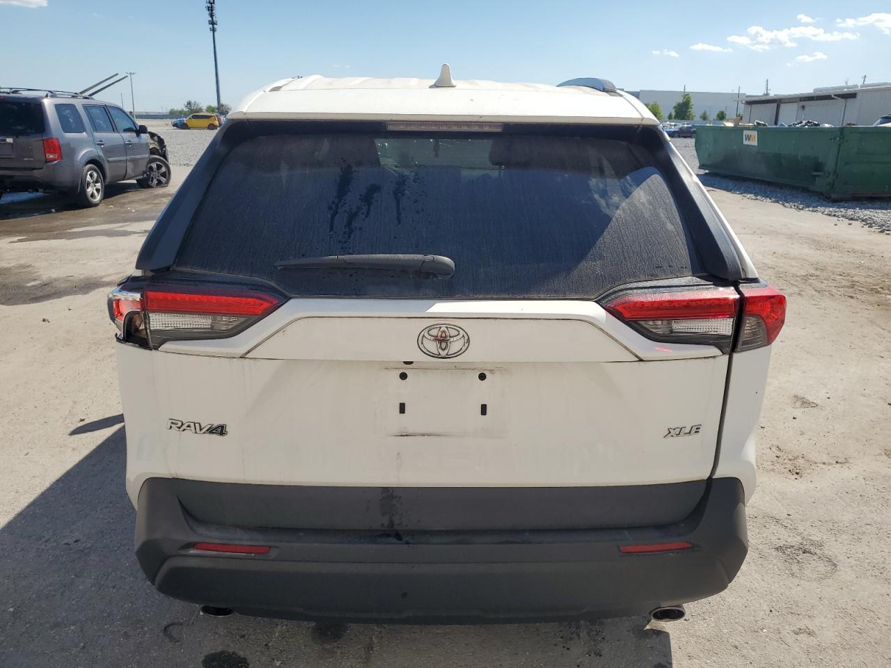 2020 TOYOTA RAV4 XLE - Image 6