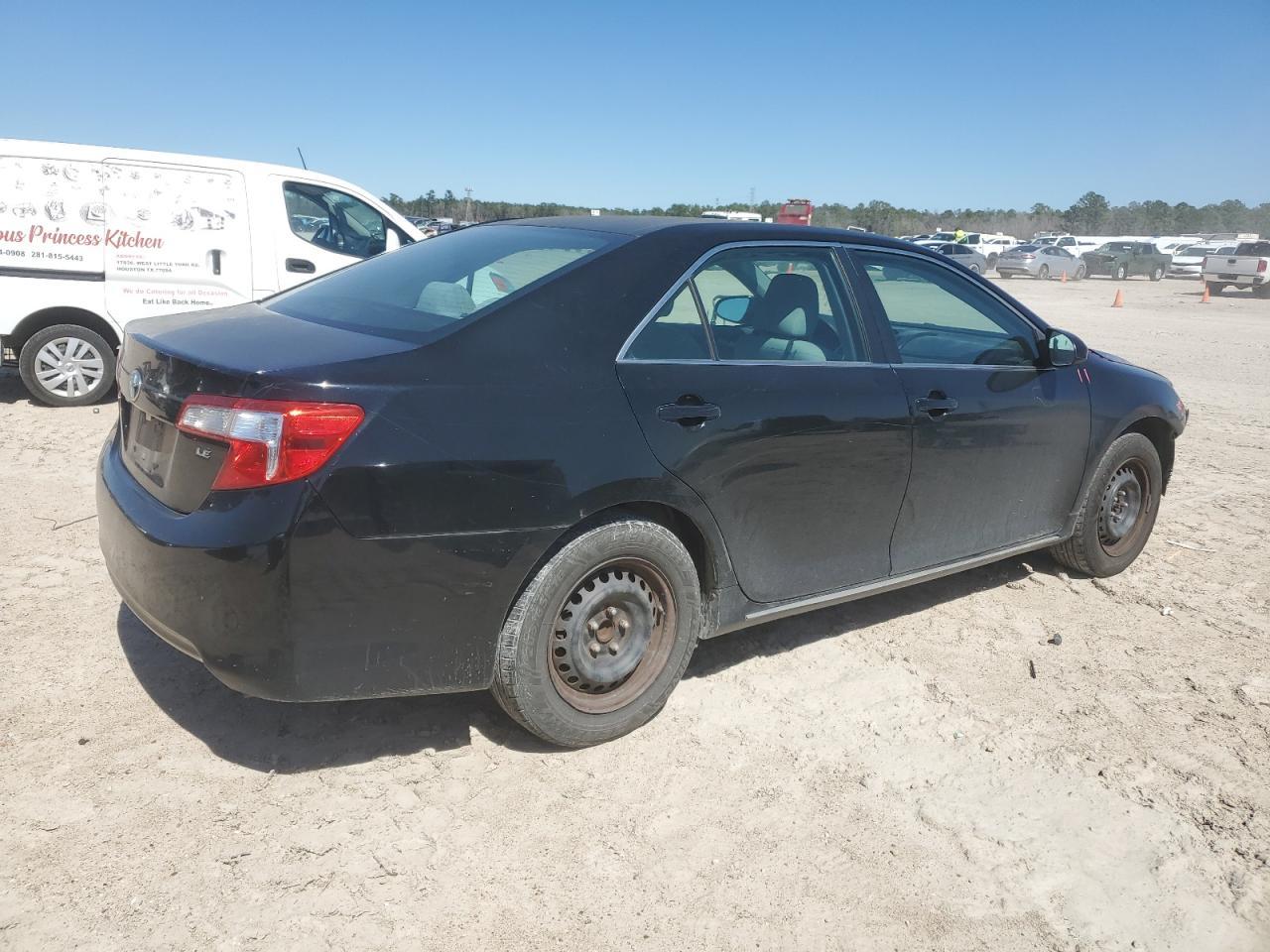 2014 TOYOTA CAMRY L - Image 3