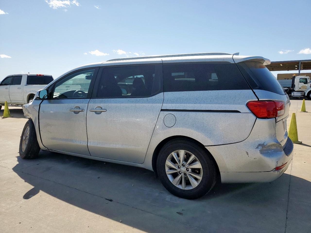 2016 KIA SEDONA LX - Image 2