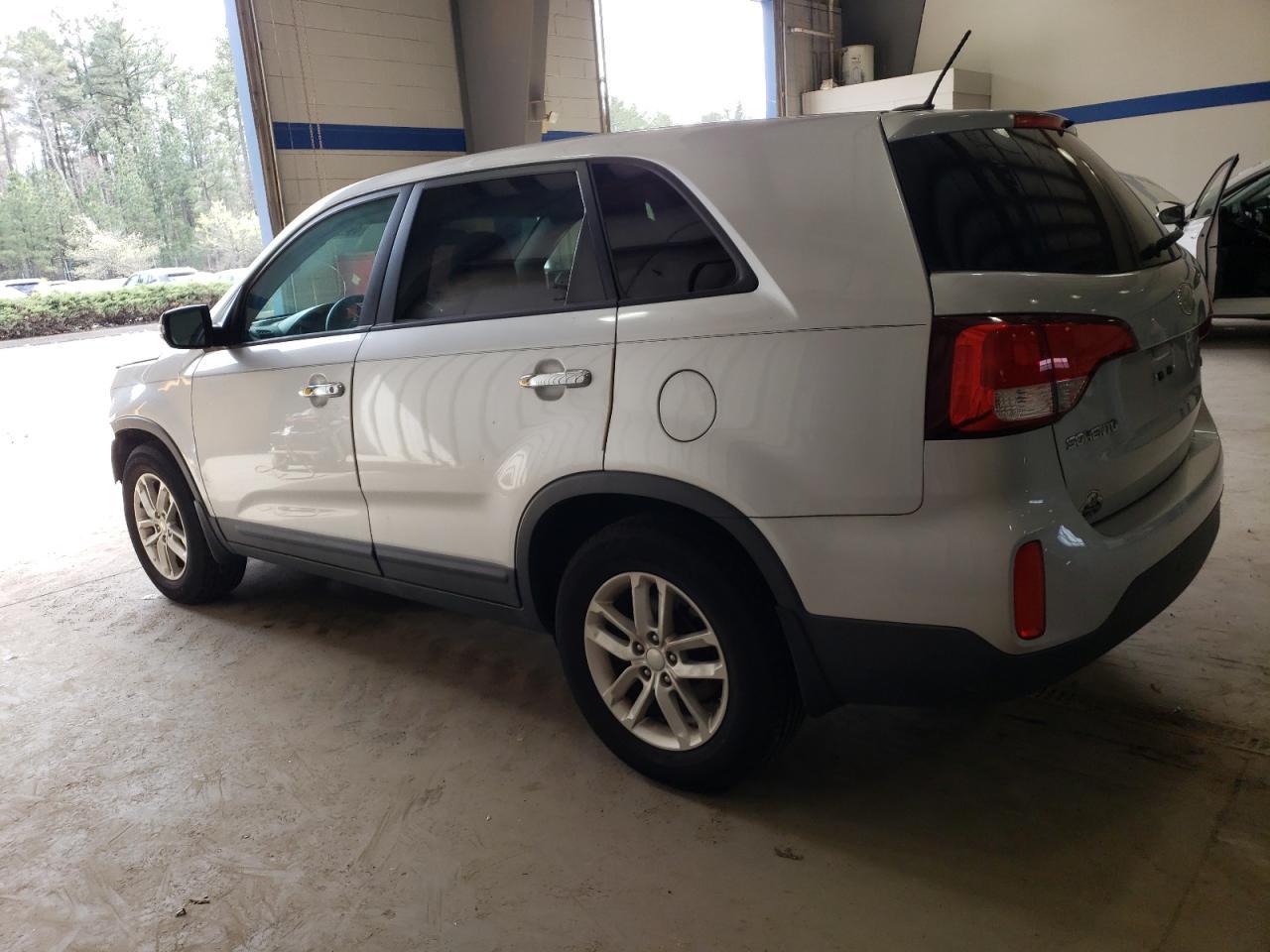 2015 KIA SORENTO LX - Image 2