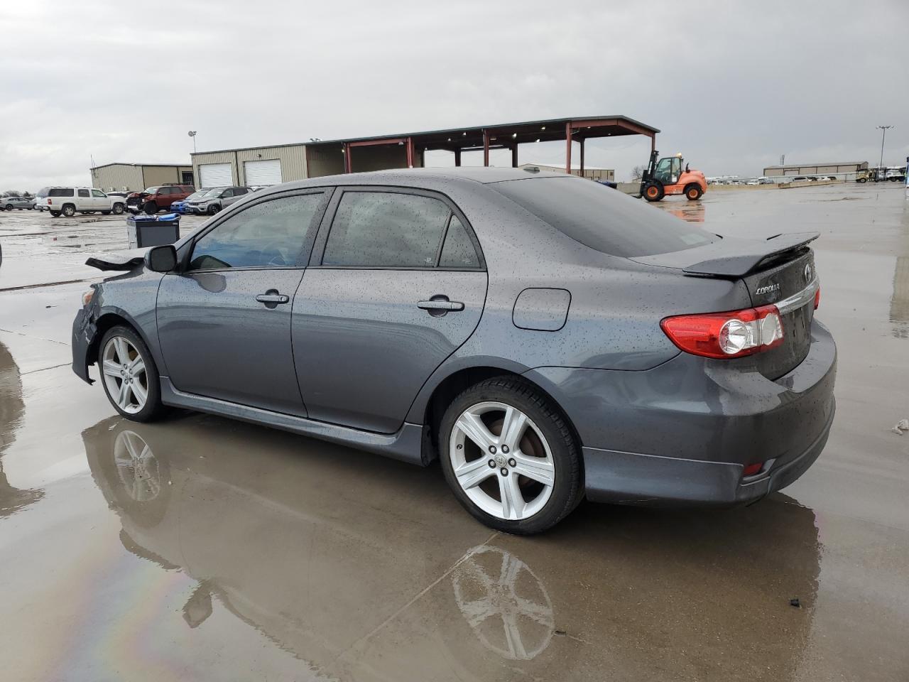 2013 TOYOTA COROLLA BA - Фото 2