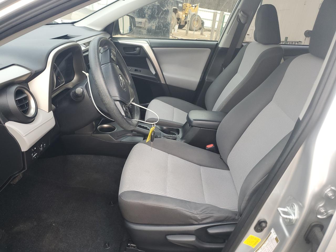 2015 TOYOTA RAV4 LE - Фото 7