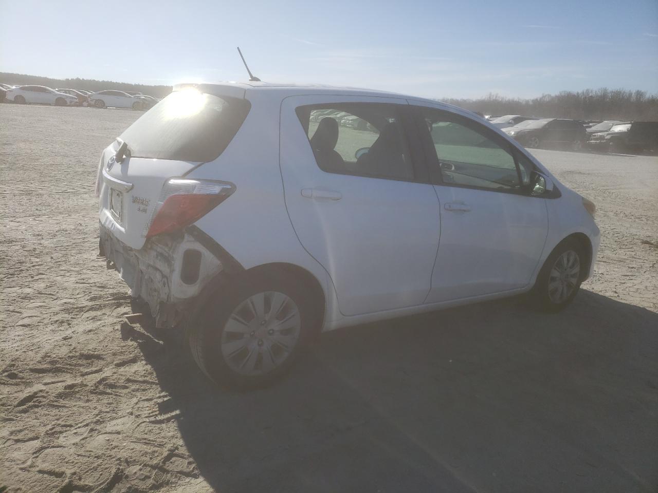2013 TOYOTA YARIS - Фото 3